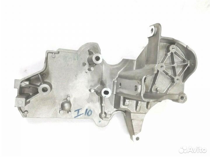 Кронштейн генератора Jeep 2.4 02-06