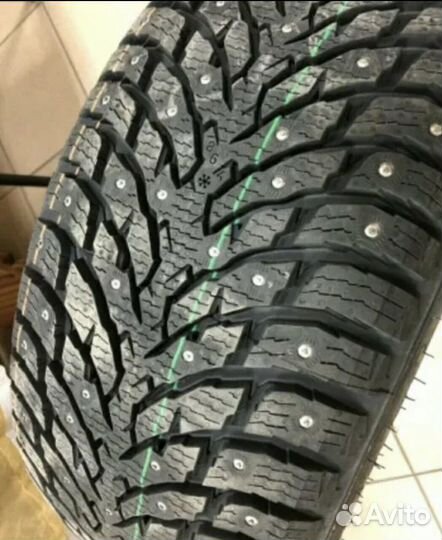 Nokian Tyres Hakkapeliitta 9 SUV 235/65 R17