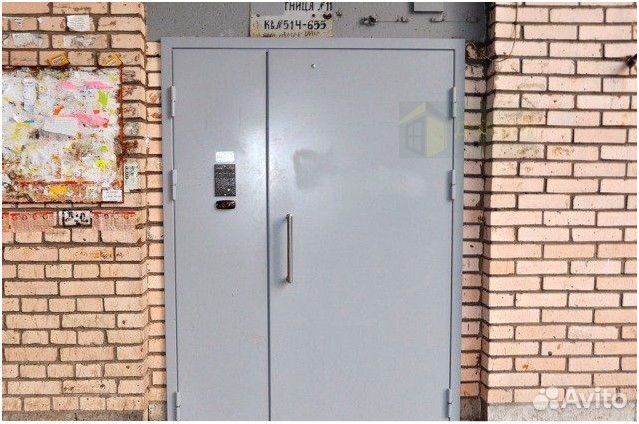 Двери в подъезд