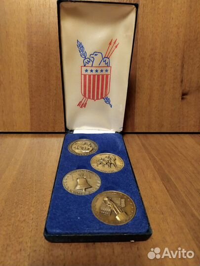 Памятные медали к 200-летию независимости США.1976