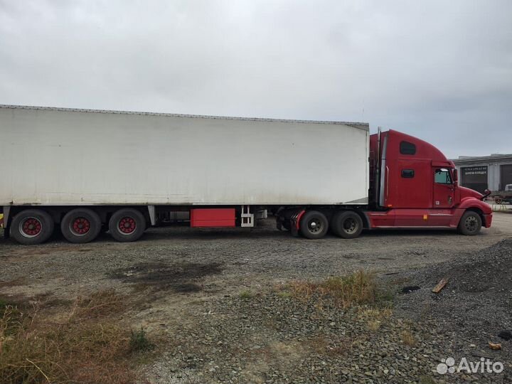 Freightliner Columbia с полуприцепом, 2003