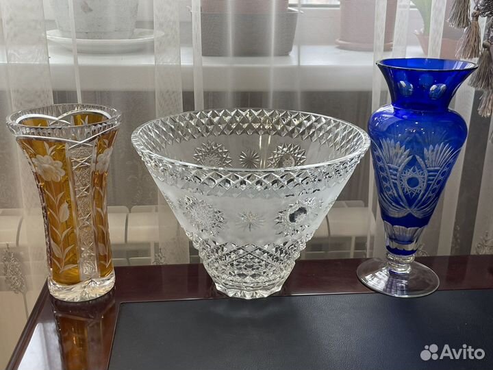 Ваза хрустальная с янтарными вставками