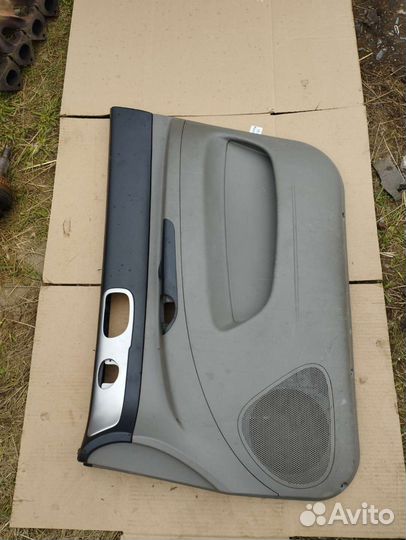 Обшивка двери передняя правая Chevrolet Rezzo