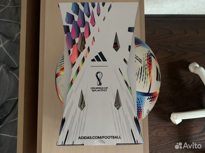 Футбольный мяч adidas al rihla официальный