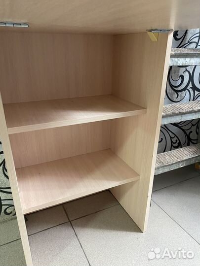 Маникюрный стол бу