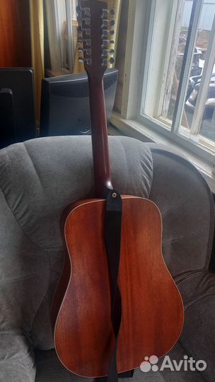 Акустическая гитара