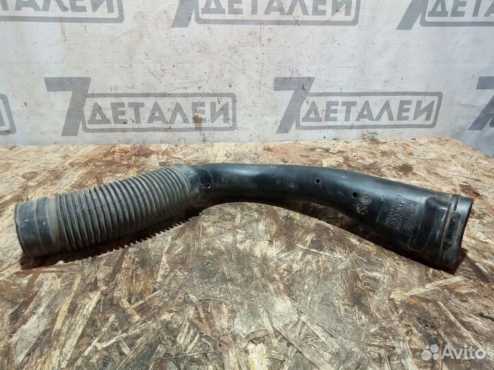 Патрубок воздушного фильтра LADA Largus