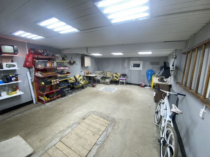 Гараж, > 30 м²