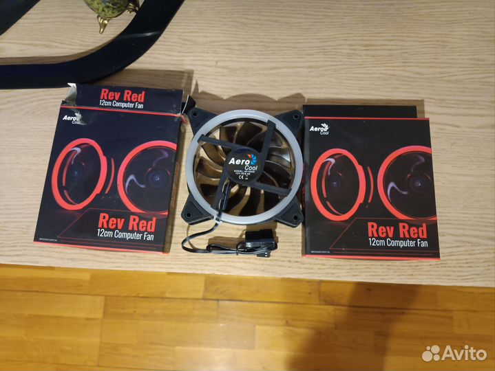 Вентилятор для корпуса Aerocool rev red