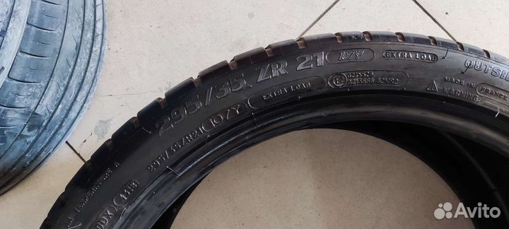 Michelin Pilot Sport 3 295/35 R21