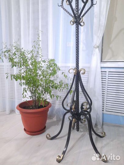 Вешалка напольная