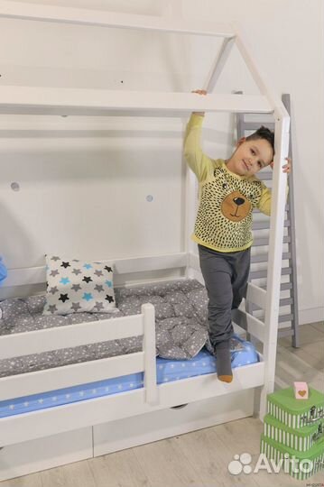 Детская кровать с ящиками