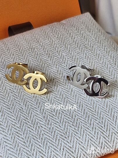 Серьги пусеты Chanel Шанель цвет серебро золото