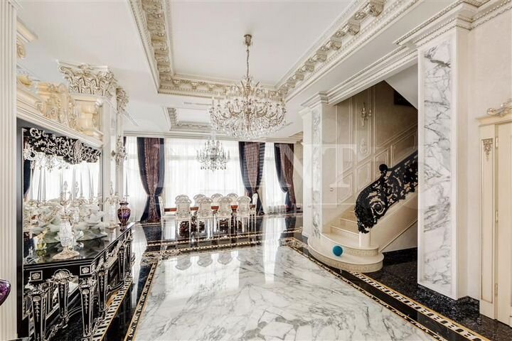 Дом 850 м² на участке 50 сот.