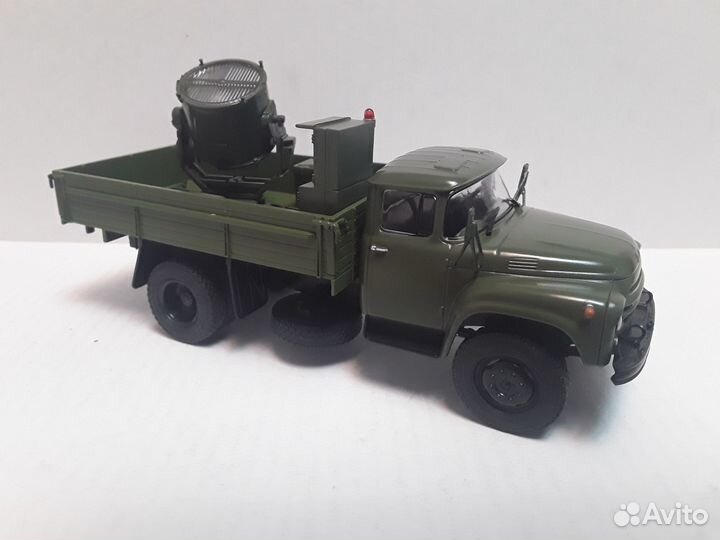 Модель ЗИЛ 130 прожекторная установка в 1:43