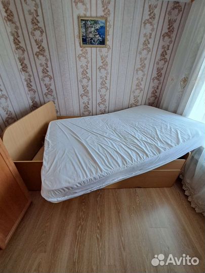 Кровать двухспальная с матрасом бу 140 200