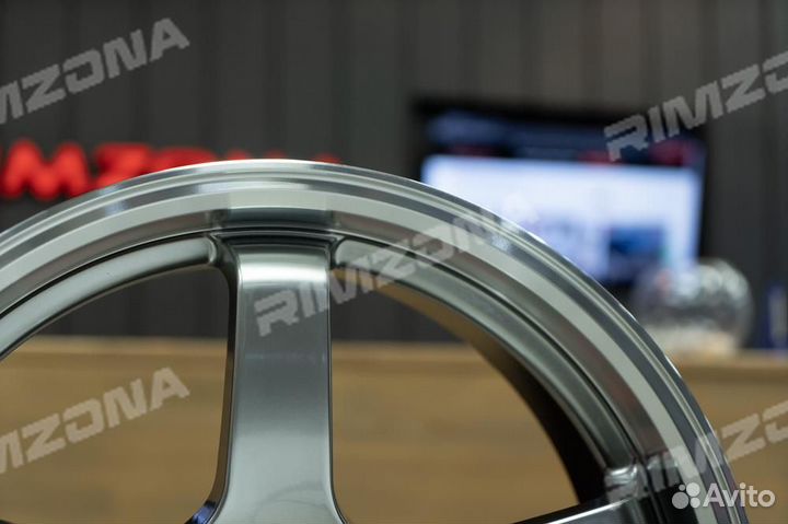 Литой диск advan R18 5x114.3 sv