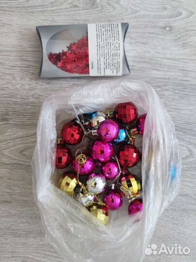 Ёлочные шары большие и маленькие