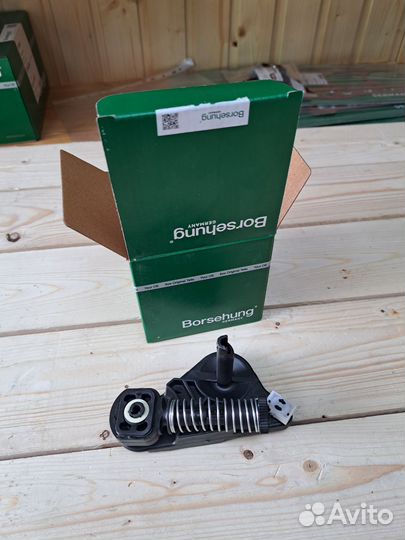 Промежуточный рычаг МКПП Skoda Rapid / VW Polo