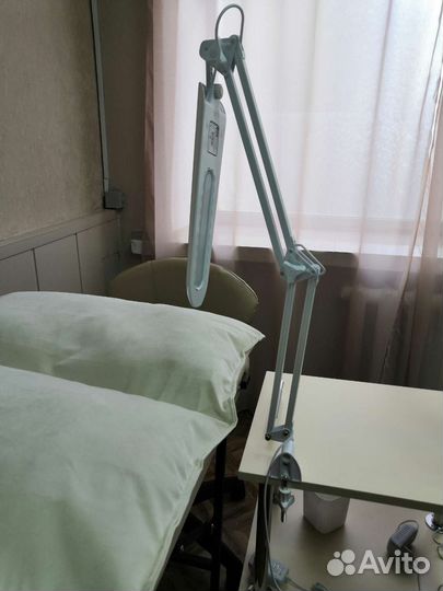 Продам новую кушетку, стул, светильник