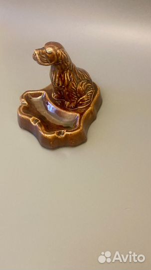 Подставка собака ключ керам пепельница статуэтка