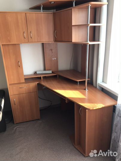 Компьютерный стол, рабочий стол