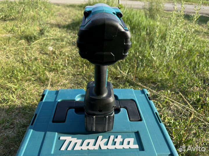 Грузовой аккумуляторный гайковерт Makita 1000Нм