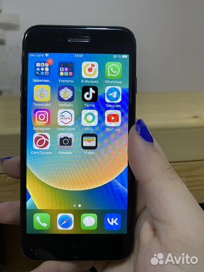 Телефон iPhone se 2020