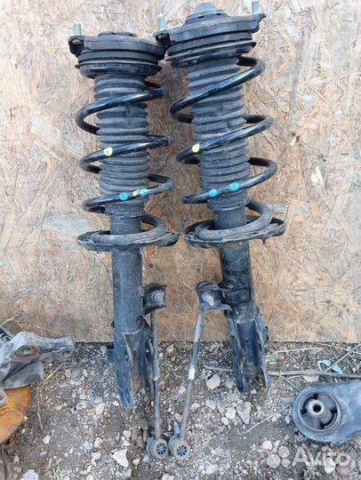 Передняя стойка Хендай Туксон 3 TL