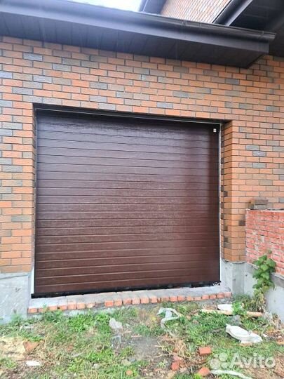 Секционные гаражные ворота. Алютех Trend