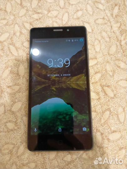 Телефон vernee