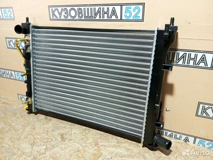 Радиатор охлаждения Kia Rio 4 Solaris 2 (17-г) A/T