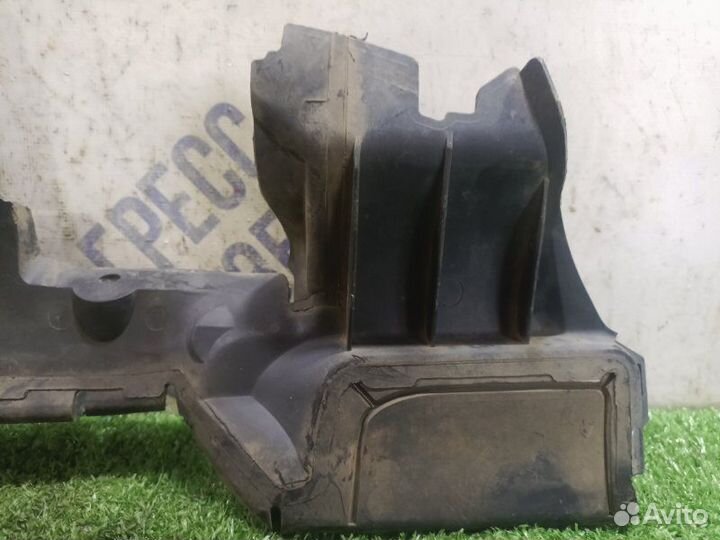 Пыльник радиатора правый Bmw X5 кроссовер 3.0 M54