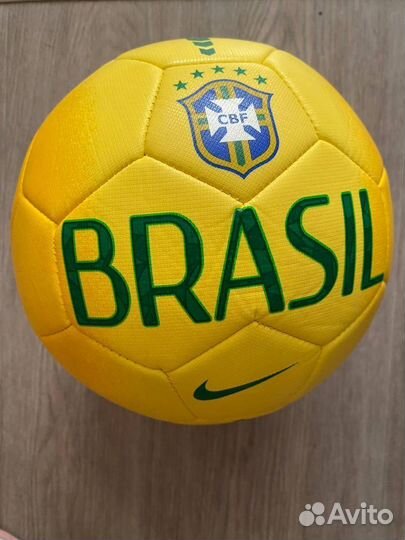 Футбольный мяч