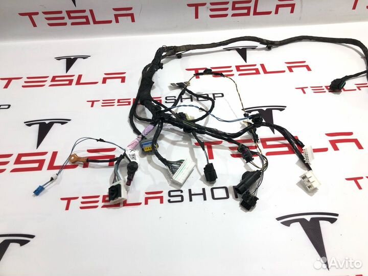 Электропроводка двери Tesla Model X 2019