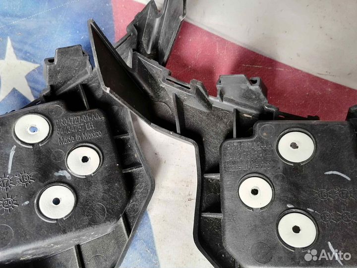 Кронштейн крепления бампера заднего L+R