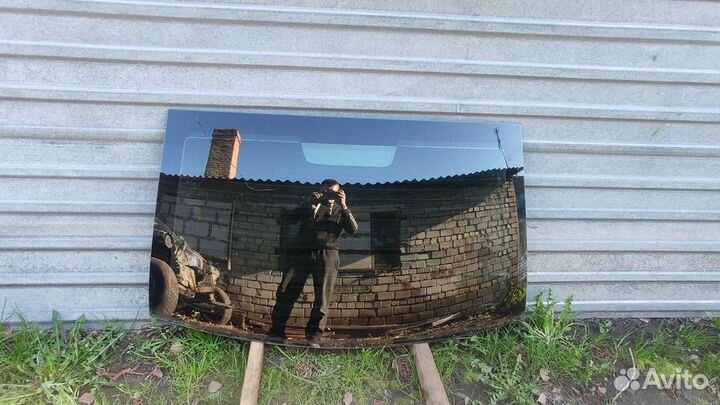 Стекло заднее Peugeot 408