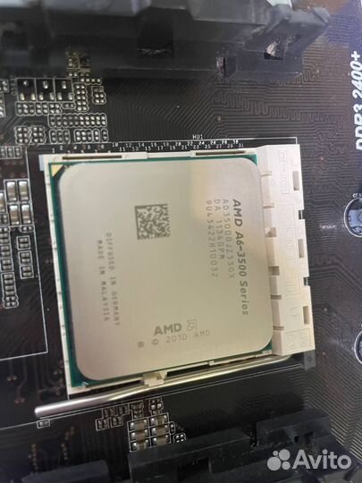 Материнская плата FM1 с процессором AMD A6. 3500