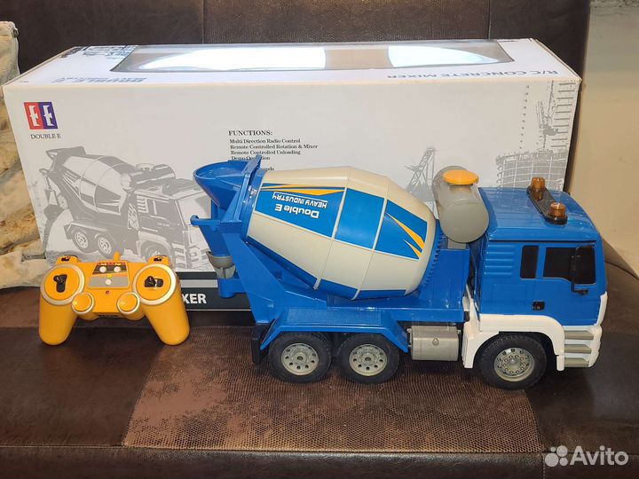 Бетономешалка с пультом управления