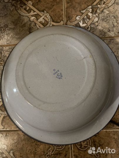 Эмалированный таз продам