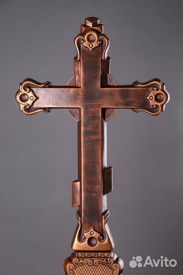 Крест надгробный литой с подставкой