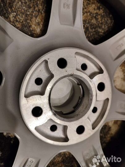 Литой диск r14