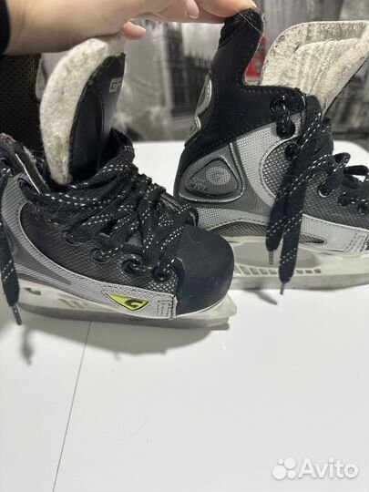 Коньки хоккейные