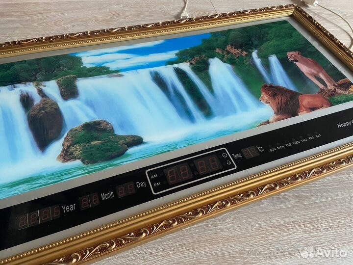 Картина с часами и музыкой