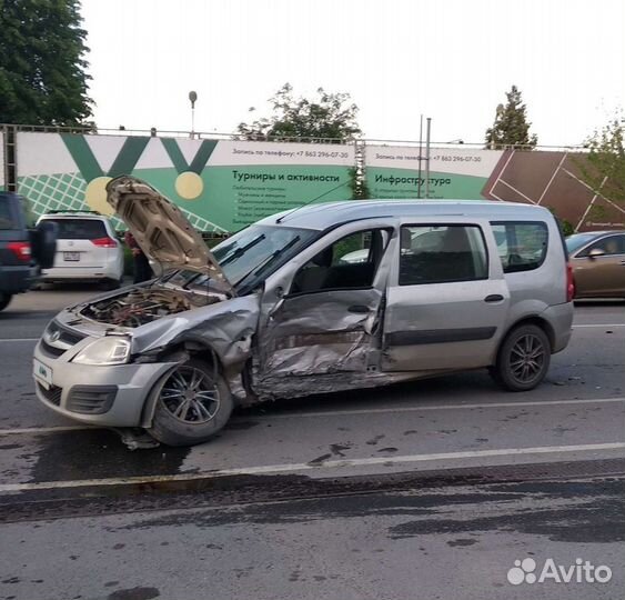 LADA Largus 1.6 МТ, 2013, битый, 260 000 км