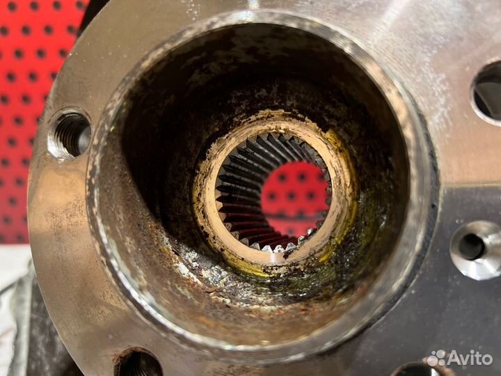 Кулак задний левый Bmw X5 F15 2017