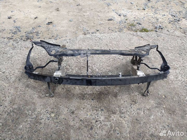 Передняя панель (телевизор) Mercedes-Benz E-Класс