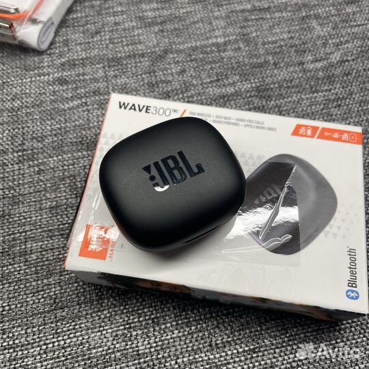 Беспроводные наушники JBL wave 300 TWS чёрные б/у