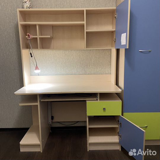 Компьютерный стол со шкафом