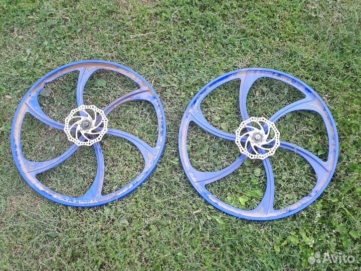 Комплект литых дисков в сборе на велосипед r 26